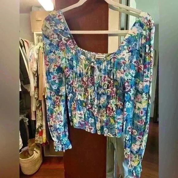 Women's Small Squareneck Floral Peplum Top
Ruched Multicolor With A Tie - Picture 1 of 4